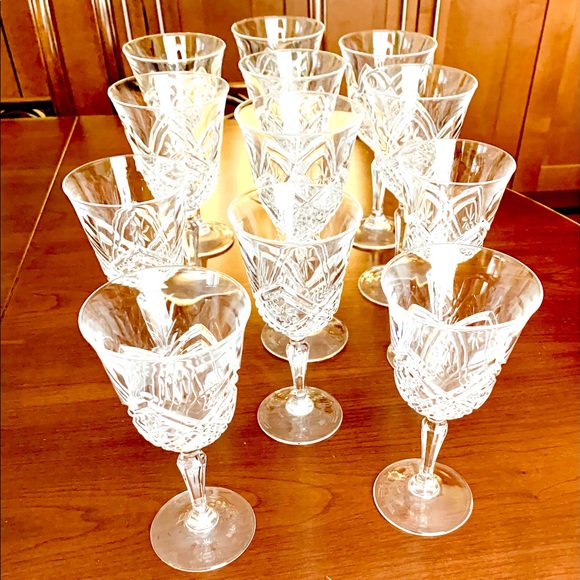 Set of 12 gorgeous cut-to-clear wine glasses red wine white wine water glasses - Picture 6 of 14